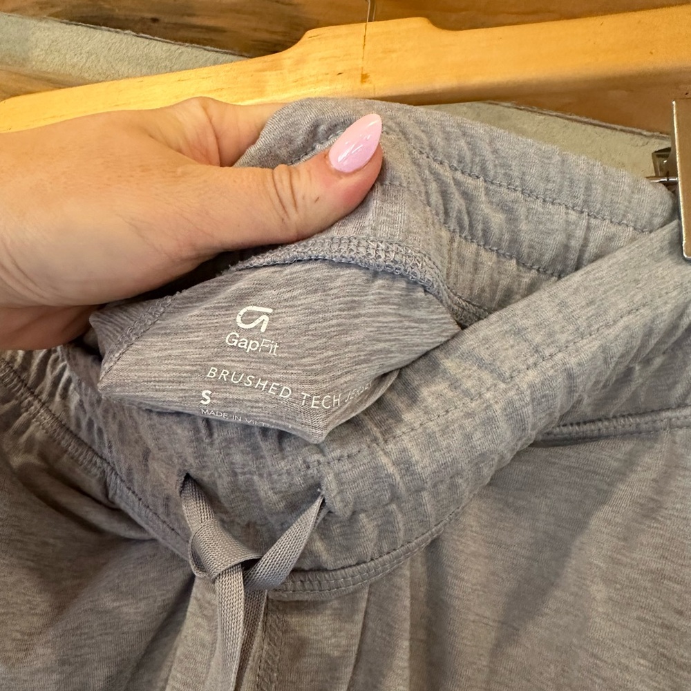 Gap Fit Brushed Tech Athletic Jogger - image 3